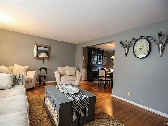 3rd image of 21 Concord Dr