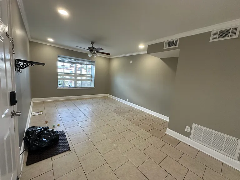 6200 Riverside Dr #624 — Photo 1