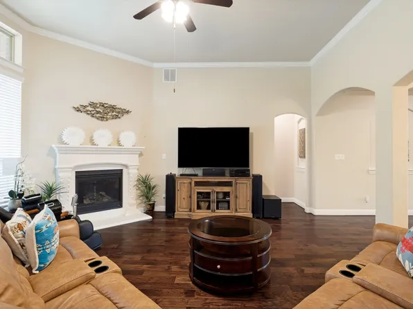 9002 Forest Park Ct, Rowlett, TX 75089