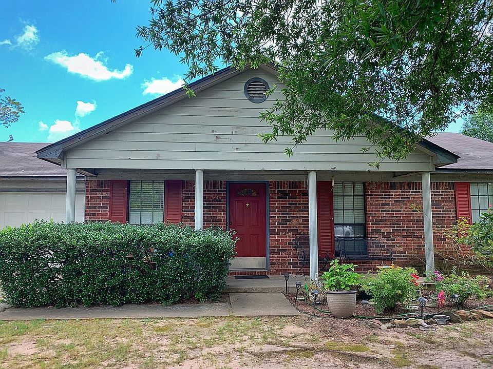 2nd image of 505 Martin Ln