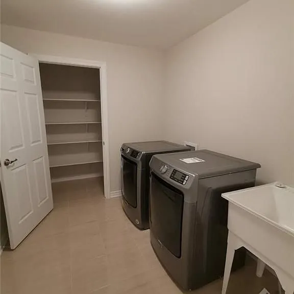 718 Brittanic Rd — Photo 28