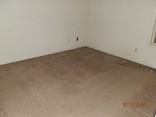 4th image of 221 Clyde Ave