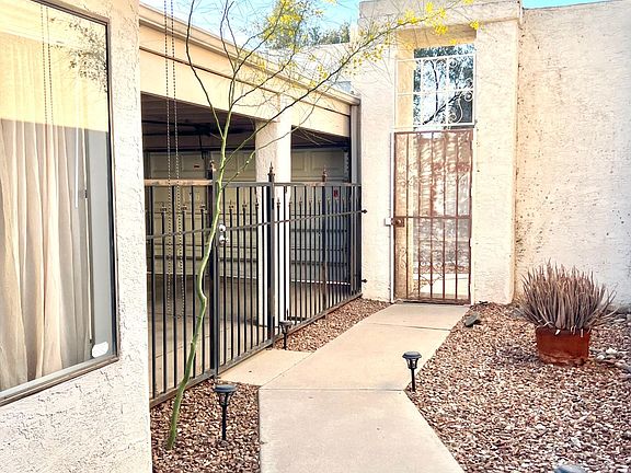 3rd image of 1421 W Calle Gallego