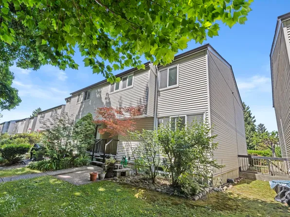 3461 E 49th Ave #122, Vancouver, BC V5S 1M3