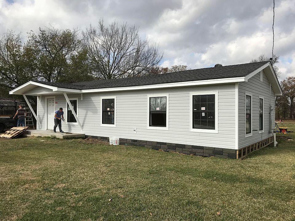 2nd image of 9713 Oakwood Dr