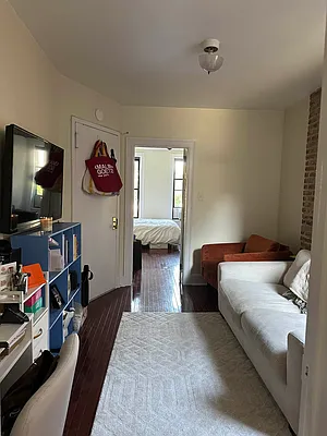 Rented by Frank Valvo Real Estate | media 12