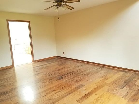 3rd image of 10297 Stallings Creek Dr