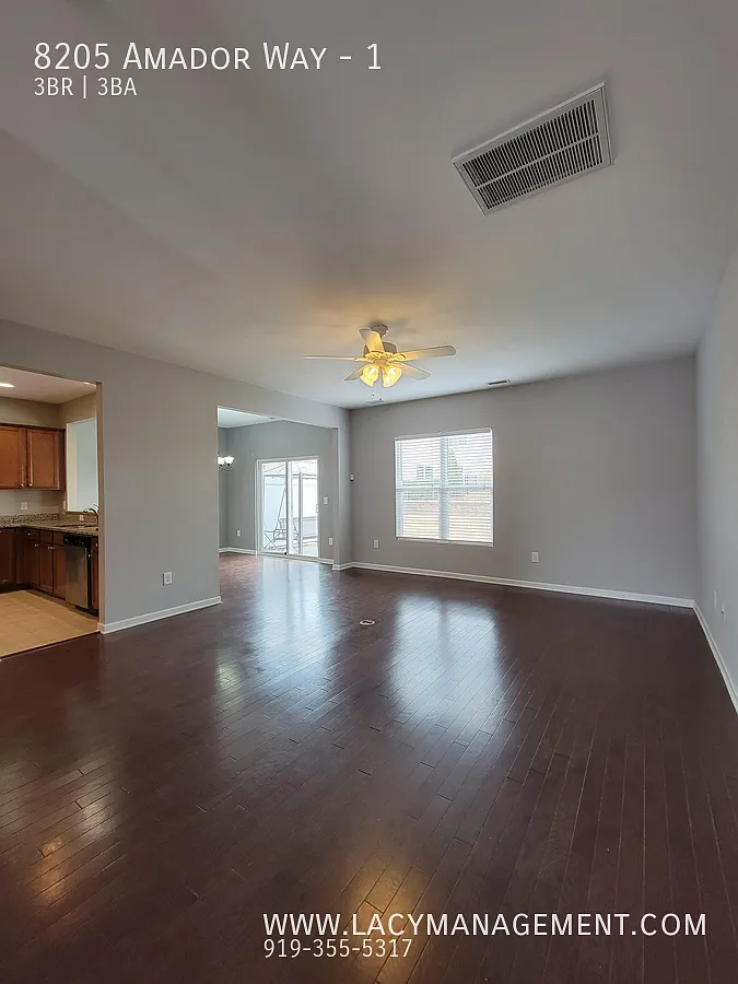 3 bed, 2.5 bath, 1814 sqft, $1,845 — Photo 4