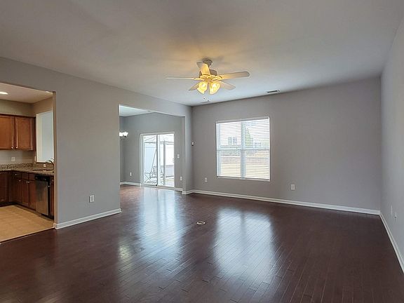 4th image of 8205 Amador Way #1