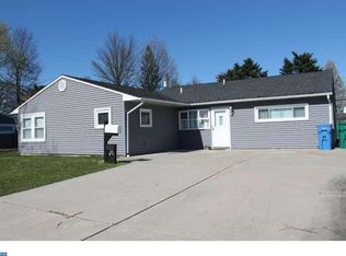 242 Dogwood Dr, Levittown, PA 19055