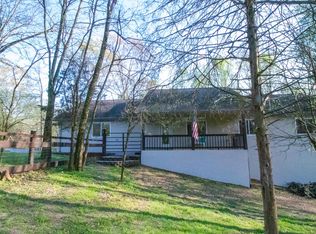 2061 Ranch Rd, Dandridge, TN 37725
