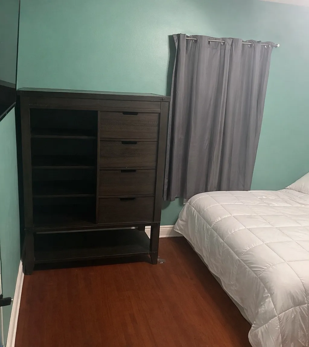 5 bed, 2112 sqft, $750 — Photo 3