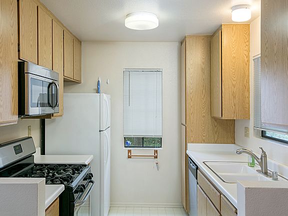 5th image of 10347 Azuaga St Unit 85