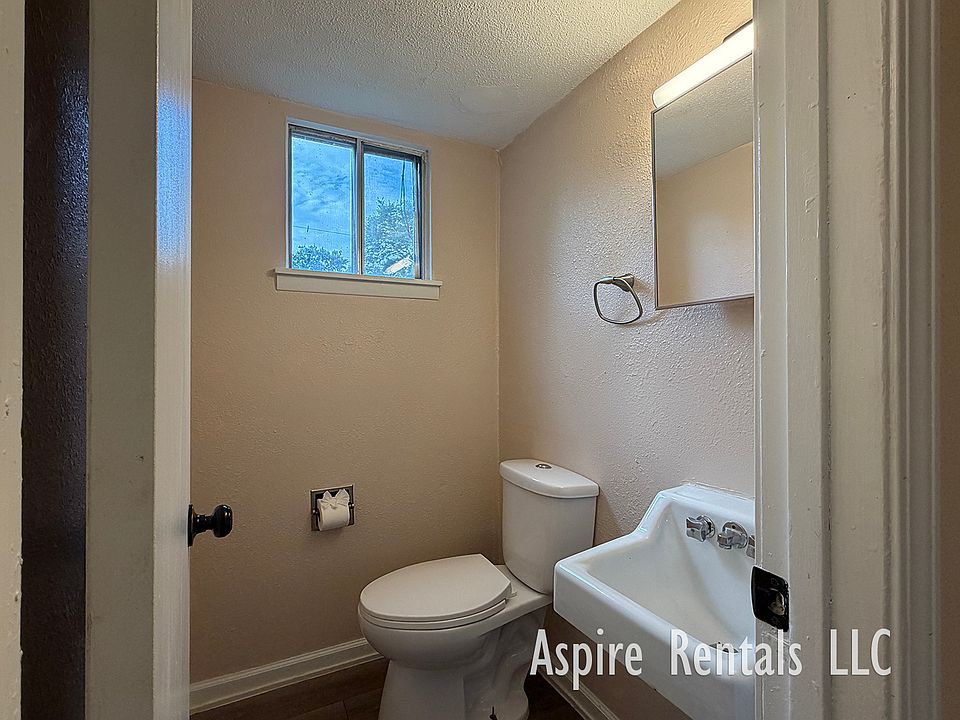Downstairs half bath