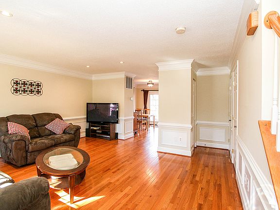 4th image of 12162 Island View Cir