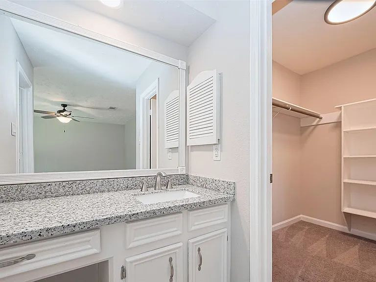 2606 Lexington Woods Dr — Photo 33
