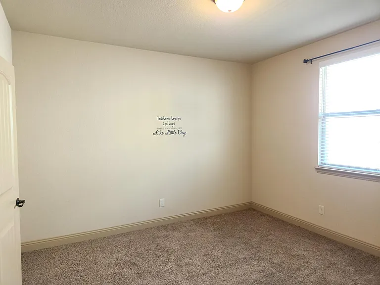 1016 Taylor Dr — Photo 31