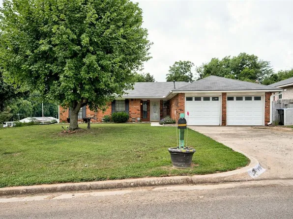 816 Jay Dr, Noble, OK 73068