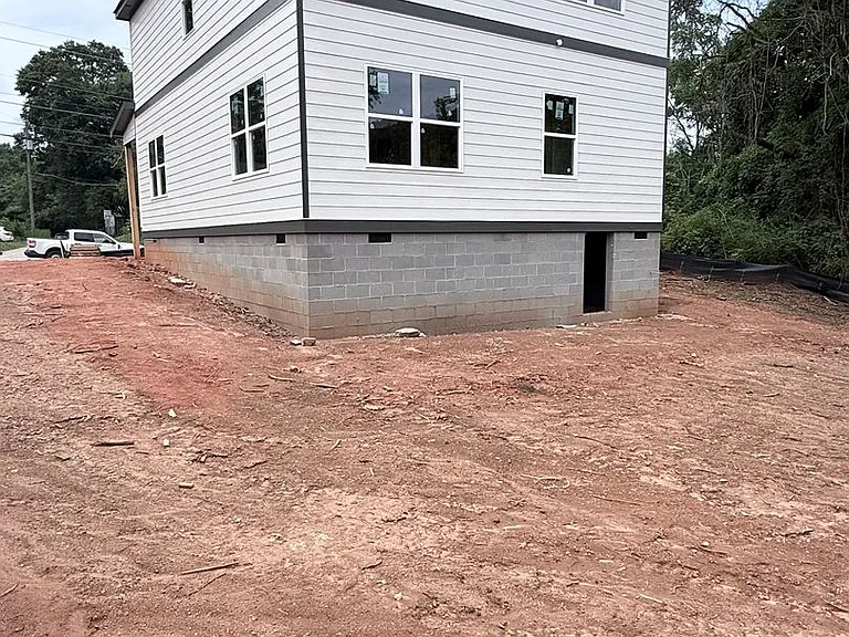 785 Whitehall Rd — Photo 2