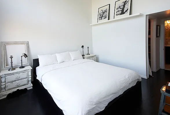 Sold by SKNY | media 2