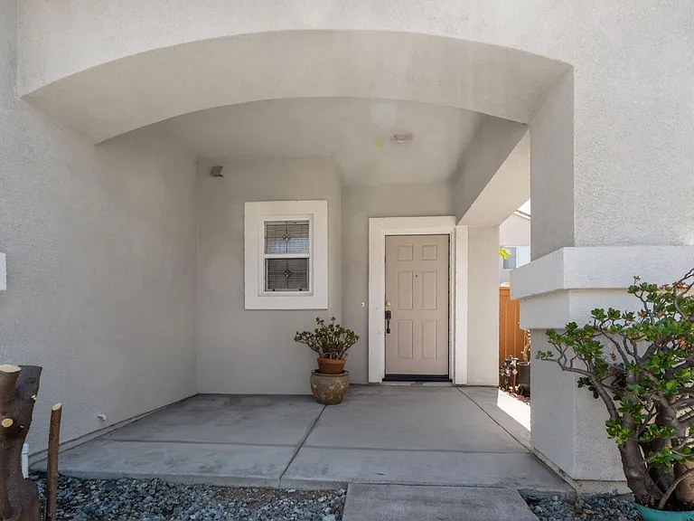 10009 Kika Ct — Photo 35