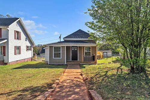 4 Walnut St #A Photo 1