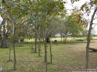 1131 County Road 669, Devine, TX 78016