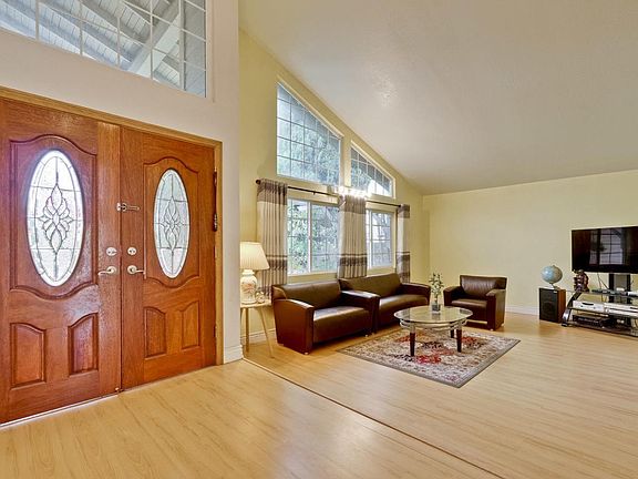 3rd image of 3022 Brandywine Dr