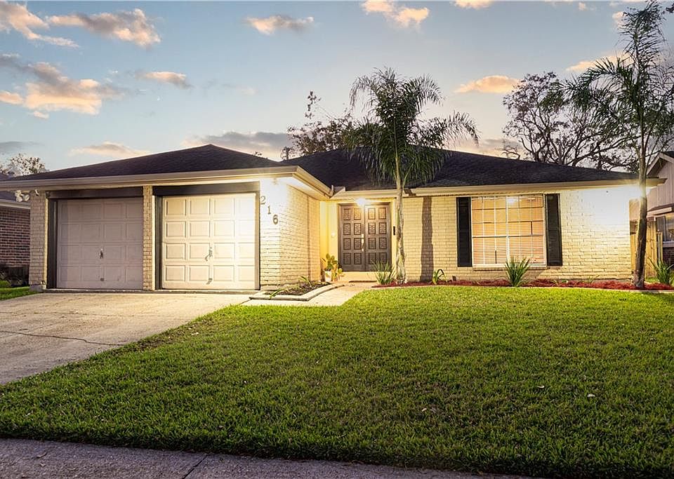1st image of 216 Sugarpine Dr