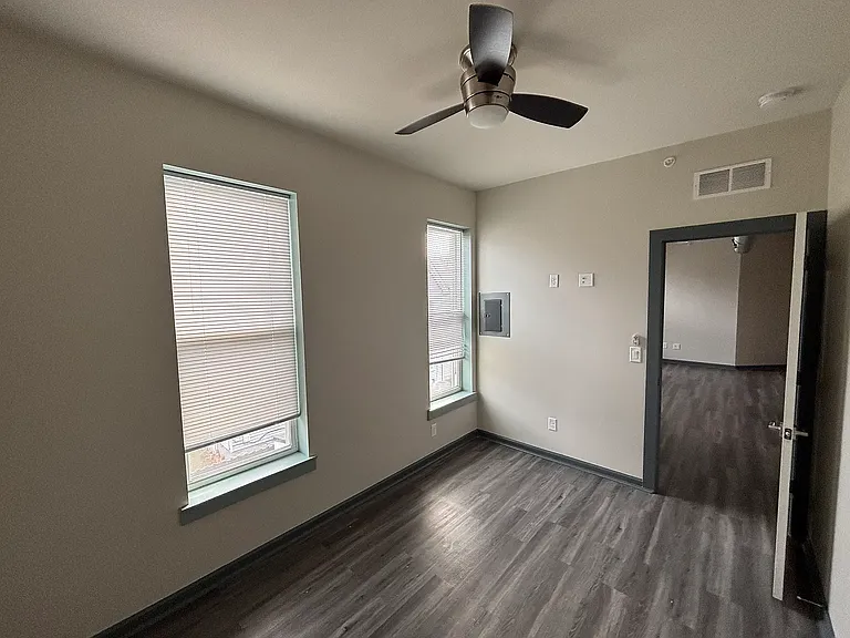 29 E Utica St #3C — Photo 7