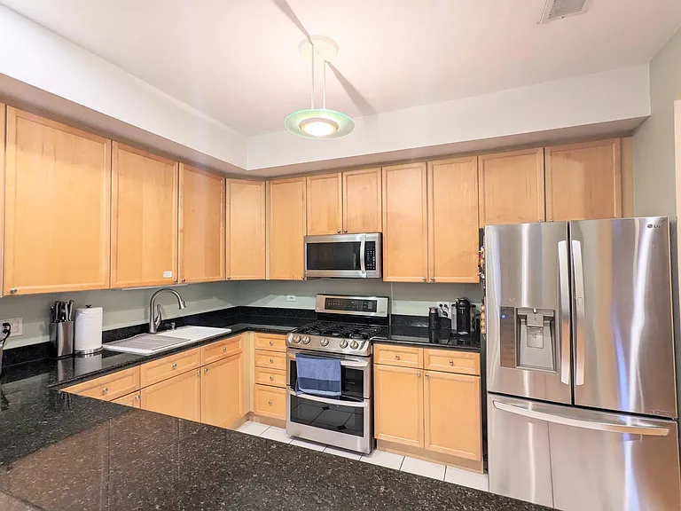 3240 N Sheffield Ave #2 — Photo 7