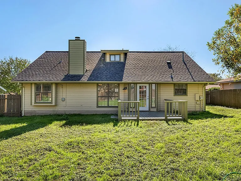 3110 Monument Dr — Photo 18
