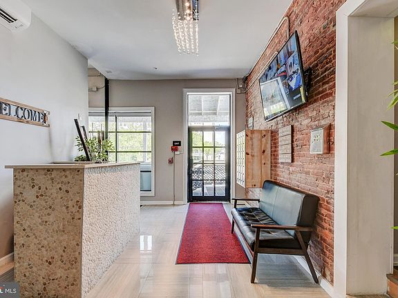 4th image of 231 E North Ave #5