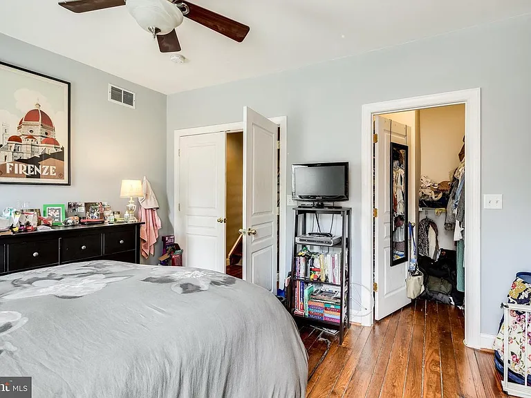 1603 Light St — Photo 16