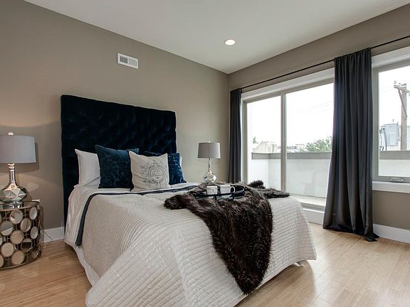 5th image of 1243 Crease St #6