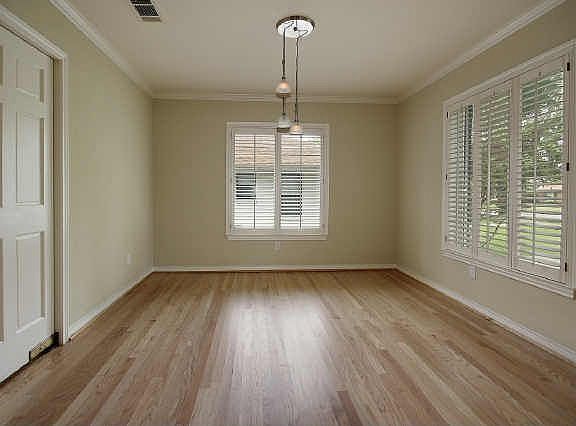 3rd image of 6532 Woodland Dr