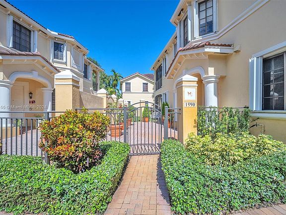 4th image of 1590 Passion Vine Cir #27-1