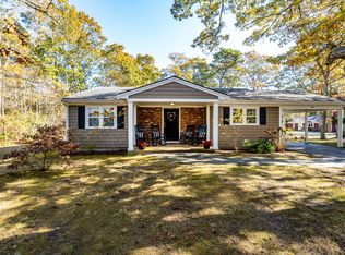 80 Dolphin Ln, Hyannis, MA 02601