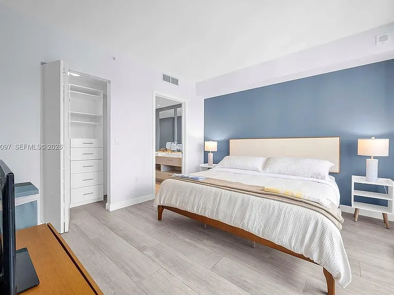 55 SW 9th St #3306 — Photo 6