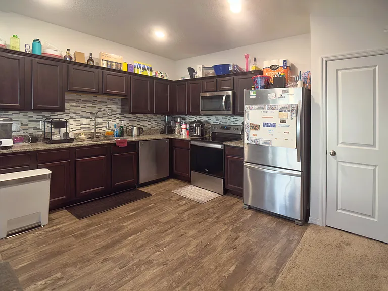 673 Madison Dr — Photo 6