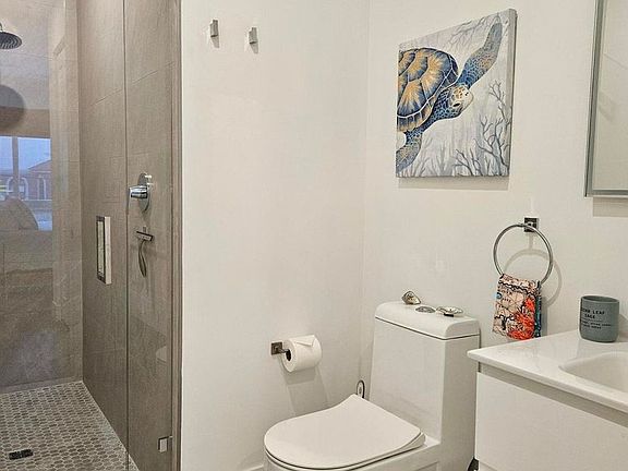4th image of 2275 SE 7th St #2275