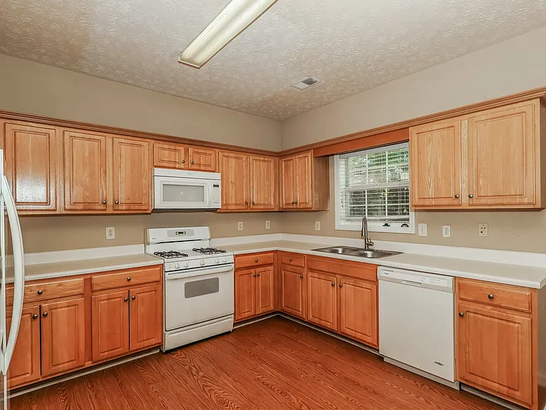 426 Baldwin Ct — Photo 9
