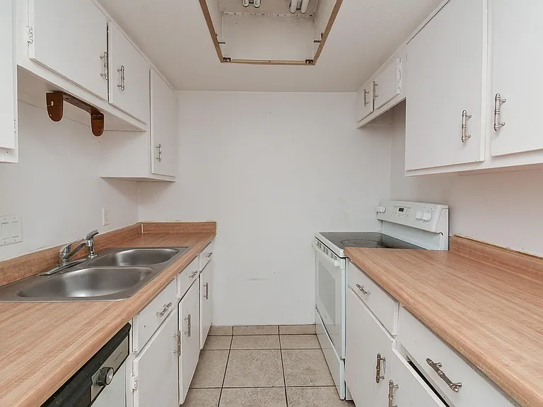 9009 Richmond Ave #411 — Photo 10