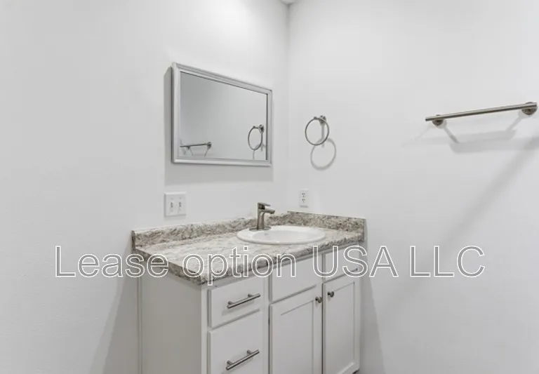 34 Pine St #C — Photo 16