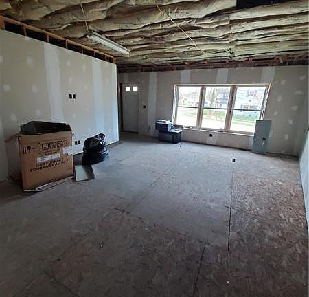 5th image of 515 Market St