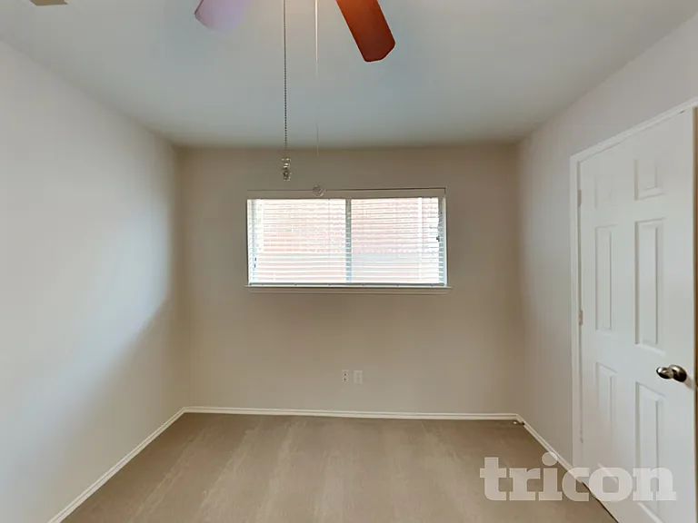 906 Pheasant Dr — Photo 11