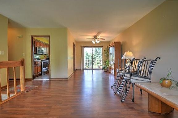 3rd image of 375 Wilcox Cir