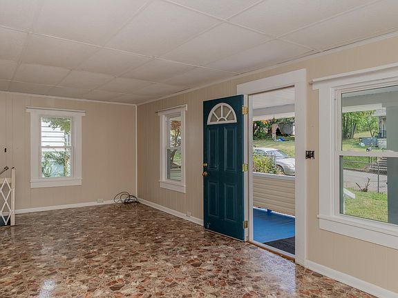 5th image of 1915 McCroskey Ave