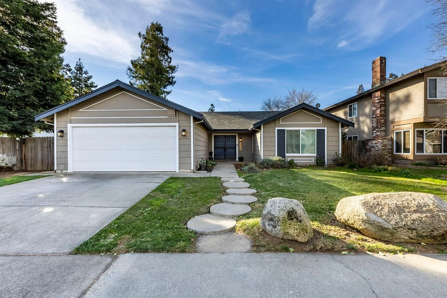 8936 Castle Park Dr photo 1