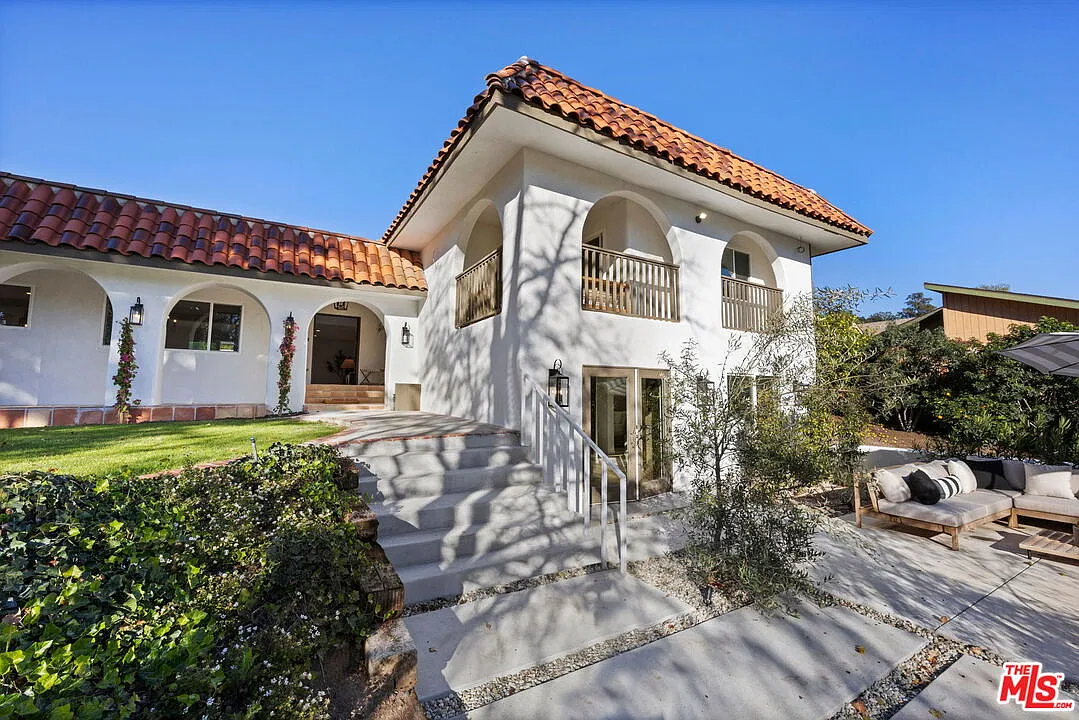 7 bed, 6.5 bath, 4463 sqft, $12,500 — Photo 2